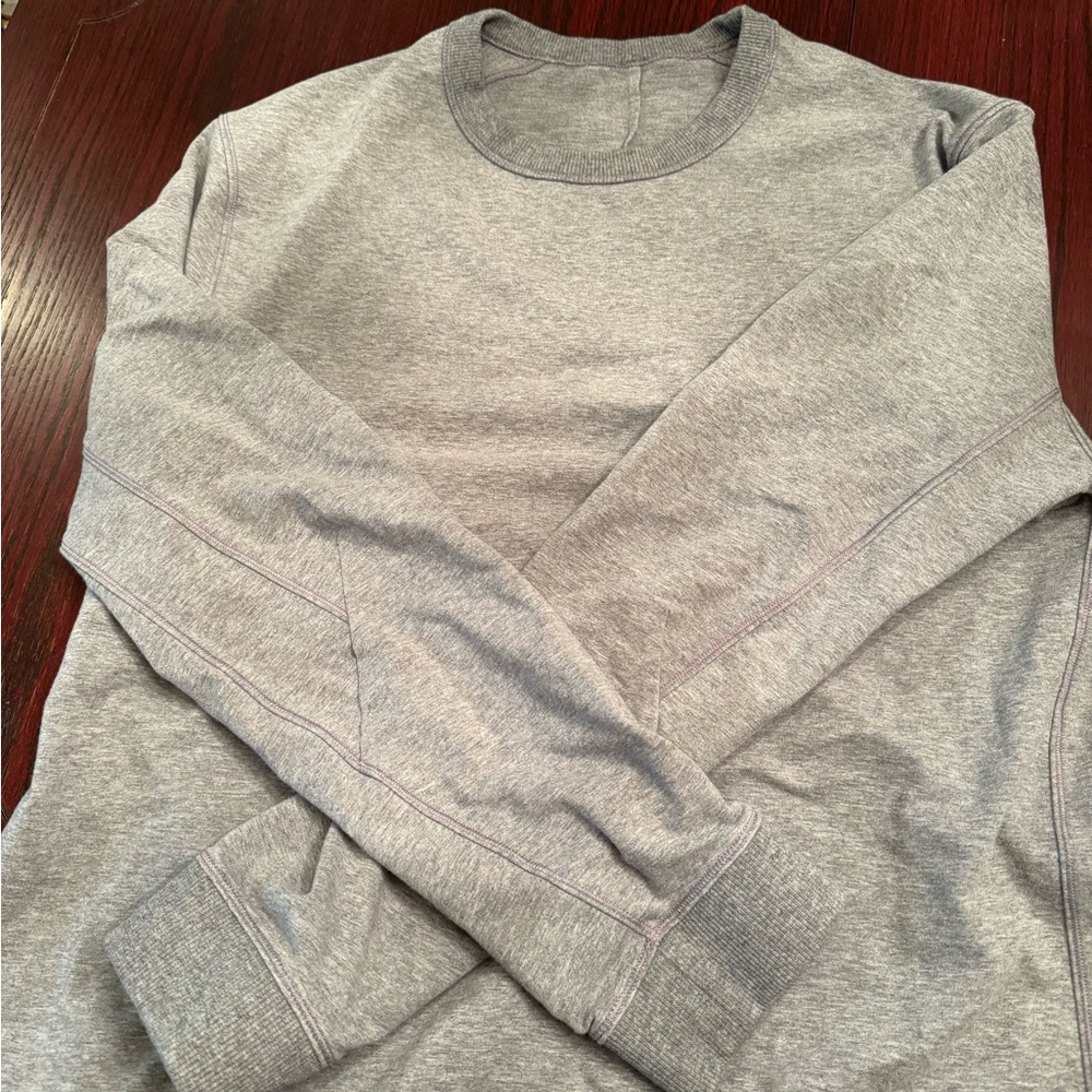 Men’s lululemon long sleeve crewneck shirt